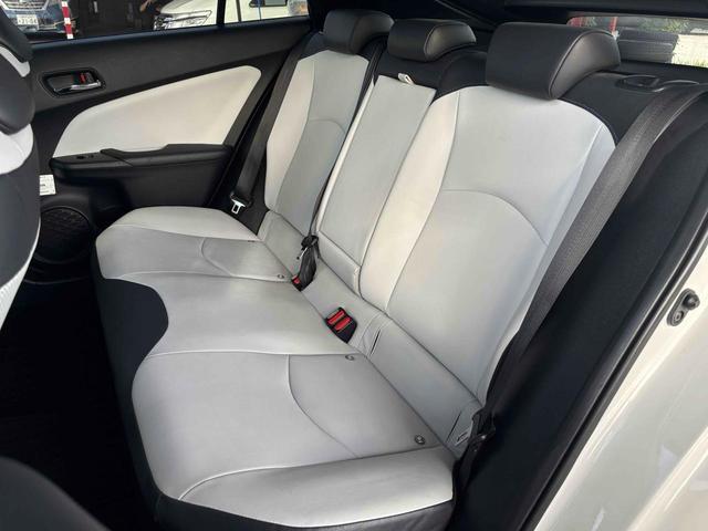 プリウス Sツーリングセレクション レーンアシスト オートクルーズコントロール バックカメラ ナビ TV アルミホイール オートマチックハイビーム オートライト LEDヘッドランプ CVT シートヒーター スマートキー(50枚目)