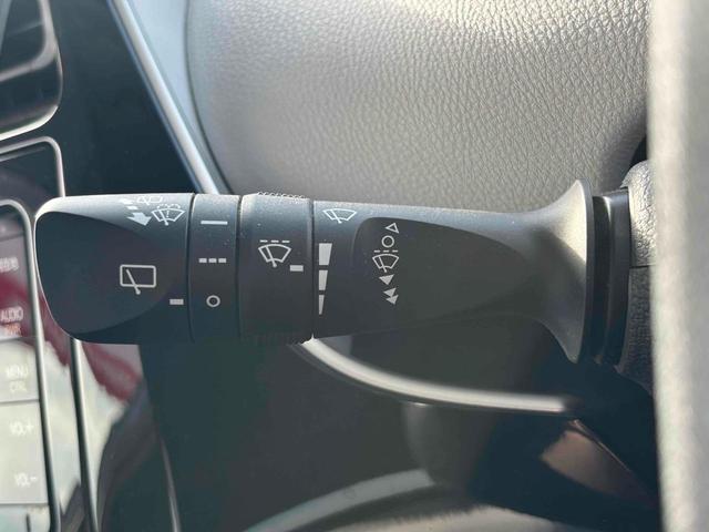 プリウス Sツーリングセレクション レーンアシスト オートクルーズコントロール バックカメラ ナビ TV アルミホイール オートマチックハイビーム オートライト LEDヘッドランプ CVT シートヒーター スマートキー(66枚目)