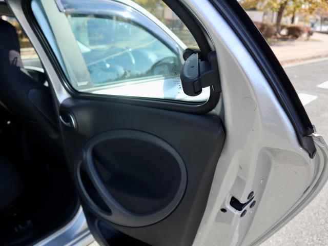 スマートフォーフォー パッション　パナソニック９インチナビ・バックカメラ・ＥＴＣ・前席シートヒーター装備・地デジテレビ・スペアキーあり・タイヤ四輪新品交換済・ＬＥＤポジションライト・オートライト・純正アルミホイール・点検整備済（16枚目）