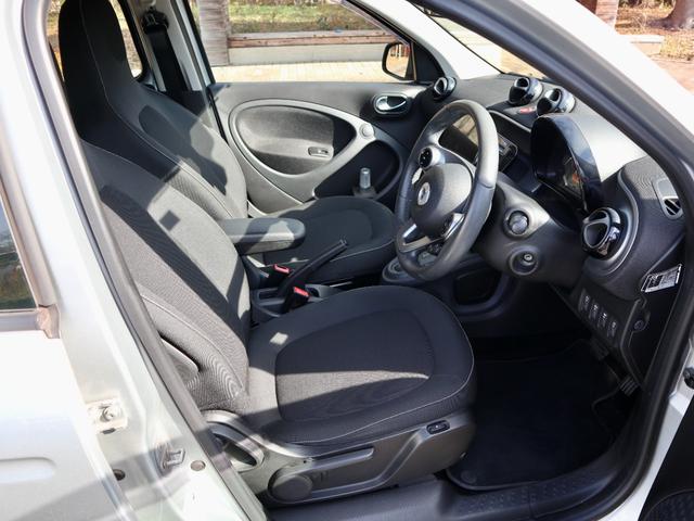 スマートフォーフォー パッション　パナソニック９インチナビ・バックカメラ・ＥＴＣ・前席シートヒーター装備・地デジテレビ・スペアキーあり・タイヤ四輪新品交換済・ＬＥＤポジションライト・オートライト・純正アルミホイール・点検整備済（19枚目）