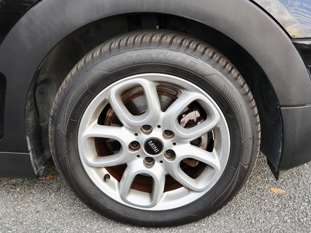 ＭＩＮＩ クラブマン　バッキンガム　雹害ありお手頃価格にて・純正ナビ・バックカメラ・ＬＥＤヘッドライト・コンフォートアクセス・キック対応バックドア・ＥＴＣ・オールシーズンタイヤ・スペアキーあり（10枚目）