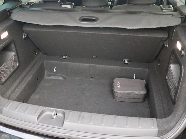 ＭＩＮＩ クラブマン　バッキンガム　雹害ありお手頃価格にて・純正ナビ・バックカメラ・ＬＥＤヘッドライト・コンフォートアクセス・キック対応バックドア・ＥＴＣ・オールシーズンタイヤ・スペアキーあり（16枚目）