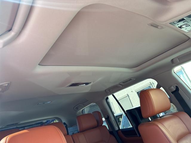 ＬＸ ＬＸ５７０　禁煙車／サンフレアブラウン　／シートエアコン／純正ナビ／後席モニター／クールボックス／ＢＳＭ／全方位カメラ／クリアランスソナー／サンルーフ／衝突軽減システム／レーンアシスト／パワートランク／寒冷地仕様（12枚目）