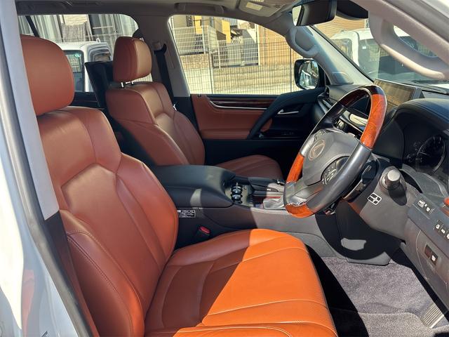 ＬＸ ＬＸ５７０　禁煙車／サンフレアブラウン　／シートエアコン／純正ナビ／後席モニター／クールボックス／ＢＳＭ／全方位カメラ／クリアランスソナー／サンルーフ／衝突軽減システム／レーンアシスト／パワートランク／寒冷地仕様（13枚目）