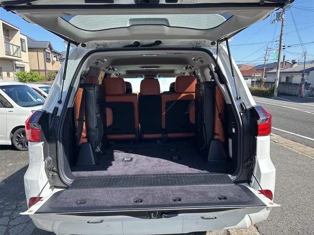 ＬＸ ＬＸ５７０　禁煙車／サンフレアブラウン　／シートエアコン／純正ナビ／後席モニター／クールボックス／ＢＳＭ／全方位カメラ／クリアランスソナー／サンルーフ／衝突軽減システム／レーンアシスト／パワートランク／寒冷地仕様（18枚目）