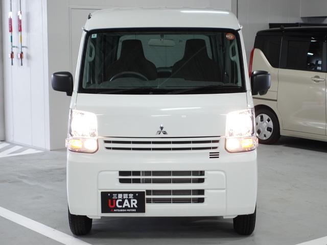 ミニキャブバン E ★コーナーセンサー★5速MT★届出済未使用車★LEDルームランプ&荷室ランプ★オーバーヘッドコンソール★スペアタイヤ★オートライト(2枚目)