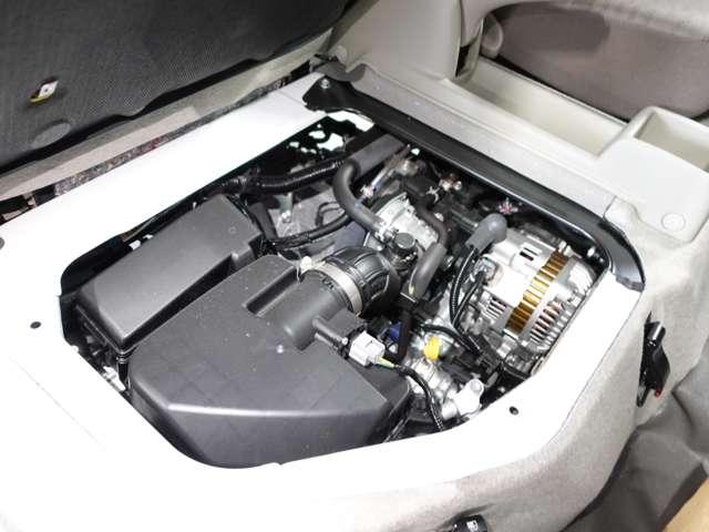 ミニキャブバン E ★コーナーセンサー★5速MT★届出済未使用車★LEDルームランプ&荷室ランプ★オーバーヘッドコンソール★スペアタイヤ★オートライト(16枚目)