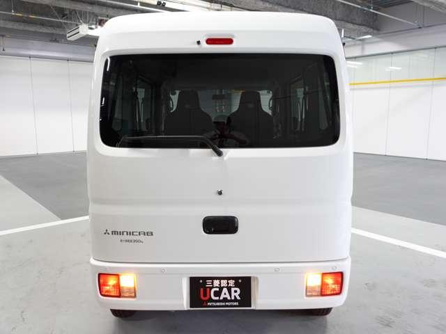 ミニキャブバン E ★コーナーセンサー★5速MT★届出済未使用車★LEDルームランプ&荷室ランプ★オーバーヘッドコンソール★スペアタイヤ★オートライト(26枚目)