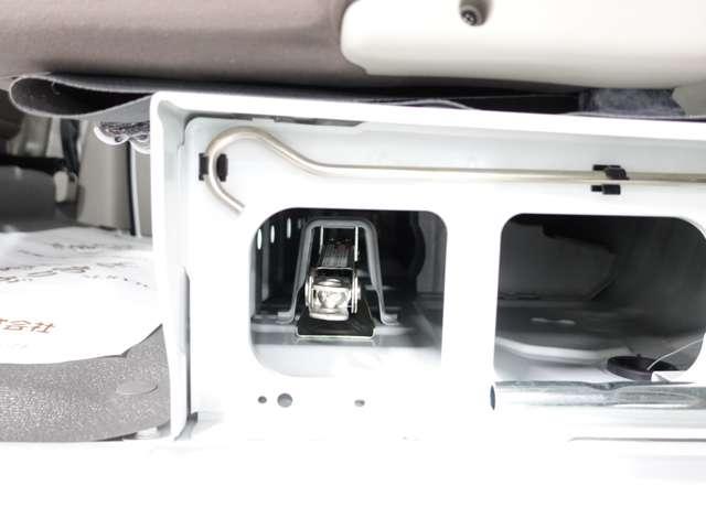 ミニキャブバン E ★コーナーセンサー★5速MT★届出済未使用車★LEDルームランプ&荷室ランプ★オーバーヘッドコンソール★スペアタイヤ★オートライト(32枚目)