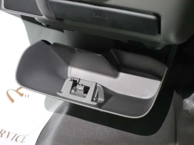 ミニキャブバン E ★コーナーセンサー★5速MT★届出済未使用車★LEDルームランプ&荷室ランプ★オーバーヘッドコンソール★スペアタイヤ★オートライト(46枚目)