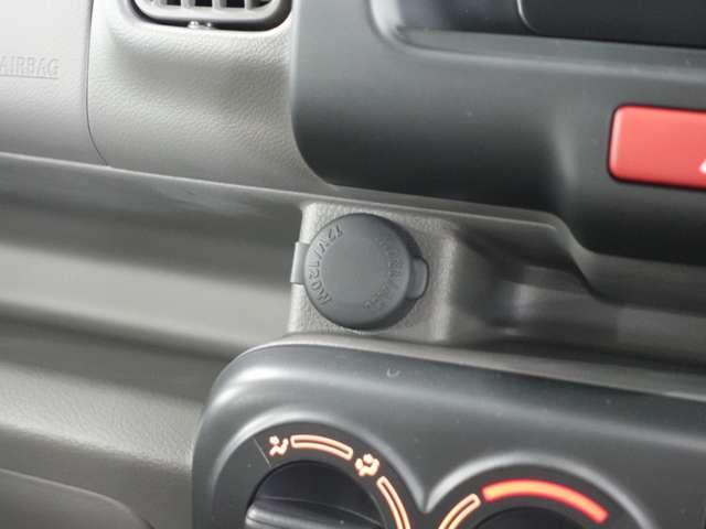 ミニキャブバン E ★コーナーセンサー★5速MT★届出済未使用車★LEDルームランプ&荷室ランプ★オーバーヘッドコンソール★スペアタイヤ★オートライト(50枚目)