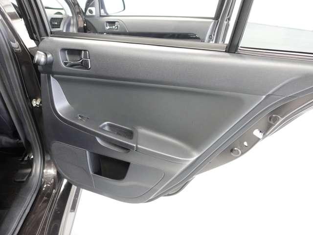 後席ドアも同様です！