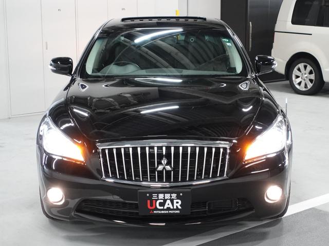 ディグニティ ＶＩＰ　電動サンルーフ　本革シート　ＢＯＳＥサウンドシステム　後席読書灯　リヤドアサンシェード　リヤバニティミラー　銀粉木目調オーナメントパネル（2枚目）