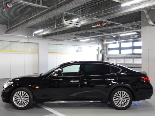 ディグニティ ＶＩＰ　電動サンルーフ　本革シート　ＢＯＳＥサウンドシステム　後席読書灯　リヤドアサンシェード　リヤバニティミラー　銀粉木目調オーナメントパネル（25枚目）