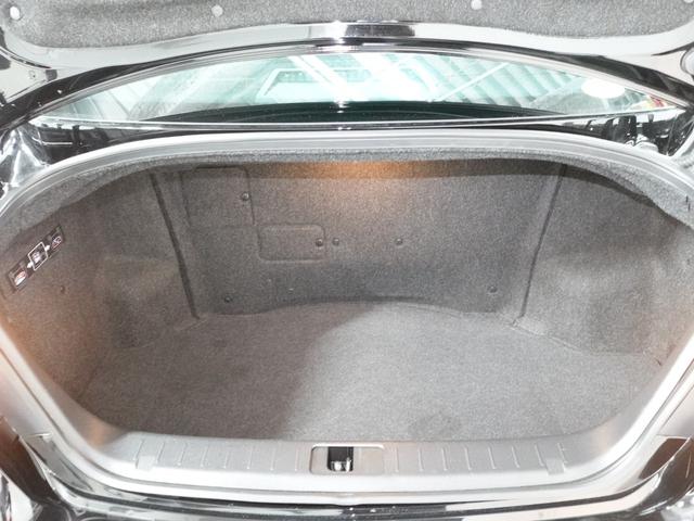 ディグニティ ＶＩＰ　電動サンルーフ　本革シート　ＢＯＳＥサウンドシステム　後席読書灯　リヤドアサンシェード　リヤバニティミラー　銀粉木目調オーナメントパネル（28枚目）