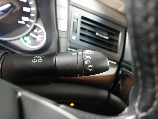 ディグニティ ＶＩＰ　電動サンルーフ　本革シート　ＢＯＳＥサウンドシステム　後席読書灯　リヤドアサンシェード　リヤバニティミラー　銀粉木目調オーナメントパネル（32枚目）