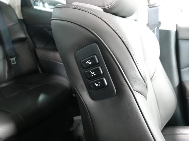 ディグニティ ＶＩＰ　電動サンルーフ　本革シート　ＢＯＳＥサウンドシステム　後席読書灯　リヤドアサンシェード　リヤバニティミラー　銀粉木目調オーナメントパネル（59枚目）