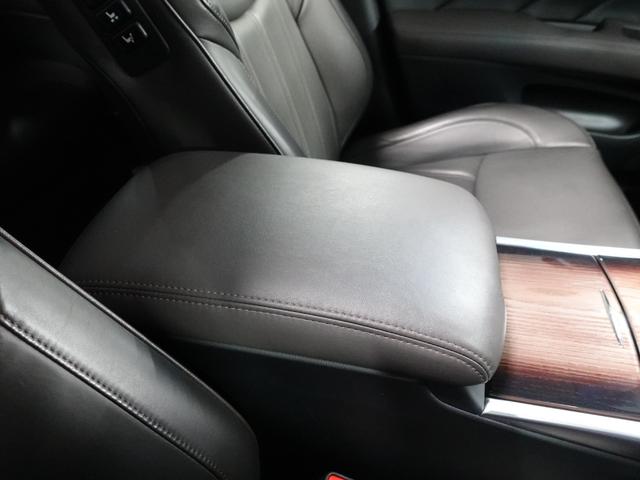 ディグニティ ＶＩＰ　電動サンルーフ　本革シート　ＢＯＳＥサウンドシステム　後席読書灯　リヤドアサンシェード　リヤバニティミラー　銀粉木目調オーナメントパネル（60枚目）