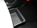 助手席シートアンダートレイ