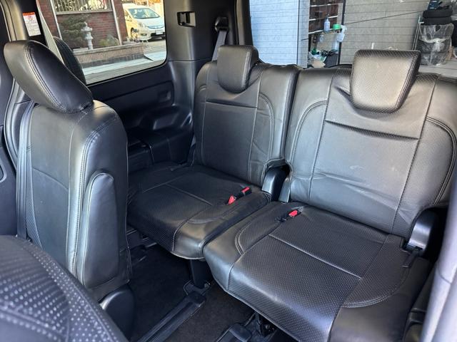 ヴォクシー ＺＳ　煌　１０型ナビ　ローダウン　１９インチアルミ　フリップダウンモニター　両側パワースライドドア　プリクラッシュセーフティー　セーフティーセンス（15枚目）