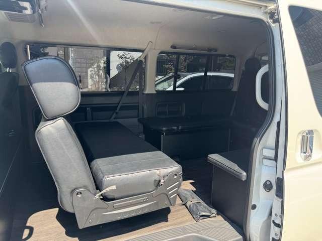 ハイエースワゴン GL 10人 REVOシート ベットキット 10人乗り 現行フェイスチェンジ 11型アルパインナビTV フリップダウンモニター(26枚目)