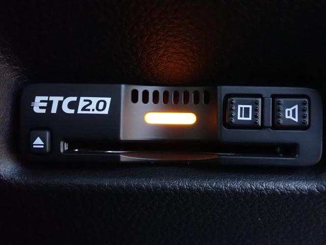 フィット ｅ：ＨＥＶホーム２０周年特別仕様車カーサ　純正インターナビ　フルセグ　Ｒカメラ　ＥＴＣ２．０　前後ドラレコ　サイドカーテンエアバック　ホンダセンシング　シートヒーター　アームレスト　オートリトラミラー　純正アルミホイール（7枚目）