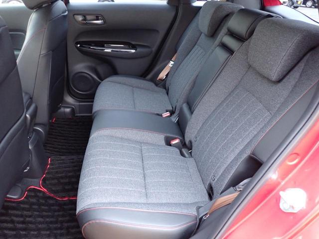 フィット ｅ：ＨＥＶホーム２０周年特別仕様車カーサ　純正インターナビ　フルセグ　Ｒカメラ　ＥＴＣ２．０　前後ドラレコ　サイドカーテンエアバック　ホンダセンシング　シートヒーター　アームレスト　オートリトラミラー　純正アルミホイール（18枚目）