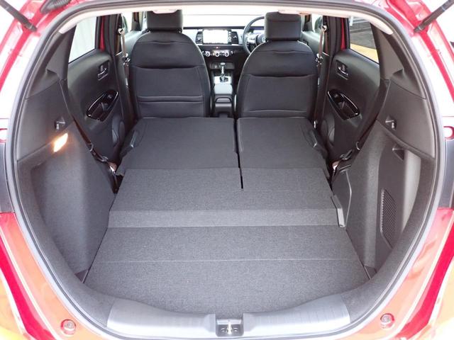 フィット ｅ：ＨＥＶホーム２０周年特別仕様車カーサ　純正インターナビ　フルセグ　Ｒカメラ　ＥＴＣ２．０　前後ドラレコ　サイドカーテンエアバック　ホンダセンシング　シートヒーター　アームレスト　オートリトラミラー　純正アルミホイール（21枚目）