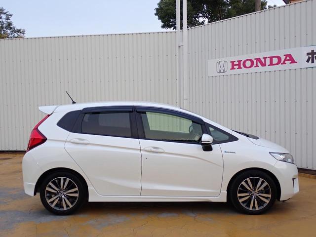 フィットハイブリッド Sパッケージ 純正ナビ フルセグ Rカメラ ETC Bluetoothオーディオ テレビキット オートリトラミラー 純正フォグライト 衝突被害軽減ブレーキ(13枚目)