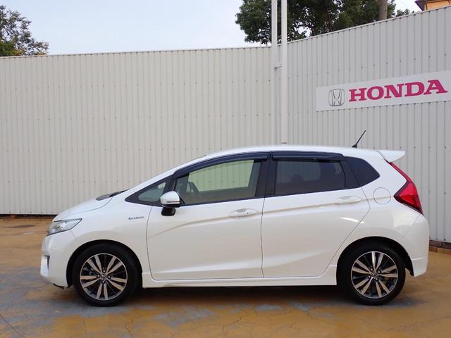 フィットハイブリッド Sパッケージ 純正ナビ フルセグ Rカメラ ETC Bluetoothオーディオ テレビキット オートリトラミラー 純正フォグライト 衝突被害軽減ブレーキ(17枚目)