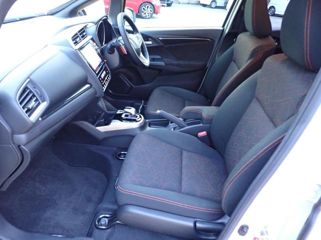 フィットハイブリッド Sパッケージ 純正ナビ フルセグ Rカメラ ETC Bluetoothオーディオ テレビキット オートリトラミラー 純正フォグライト 衝突被害軽減ブレーキ(19枚目)