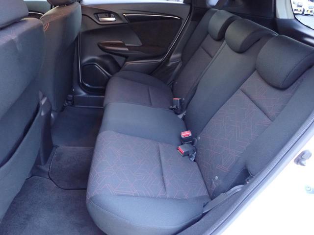 フィットハイブリッド Sパッケージ 純正ナビ フルセグ Rカメラ ETC Bluetoothオーディオ テレビキット オートリトラミラー 純正フォグライト 衝突被害軽減ブレーキ(20枚目)