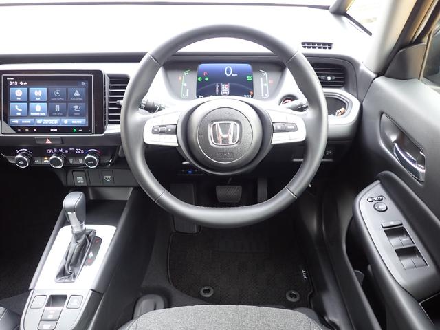 フィット ｅ：ＨＥＶホーム　元代車　純正ディスプレイオーディオ　Ｒカメラ　ＥＴＣ　ドラレコ（前）　オートライト　ＨｏｎｄａＳＥＮＳＨＩＮＧ　純正ＬＥＤヘッドライト　Ｂｌｕｅｔｏｏｔｈオーディオ　ホンダコネクト（24枚目）