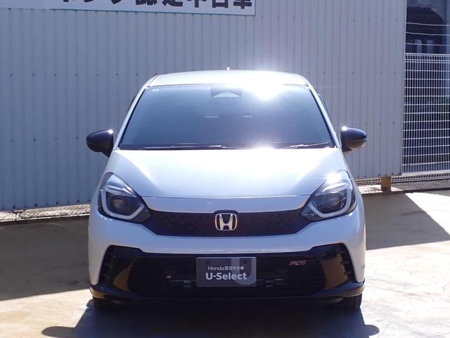 フィット ＲＳ　純正ディスプレイオーディオ　ドラレコ　Ｒカメラ　ＥＴＣ　ＬＥＤヘッドライト　ホンダセンシング　オートライト　オートエアコン　アームレスト　フロアマット　ドアバイザー（9枚目）