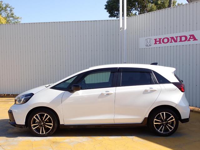 フィット ＲＳ　純正ディスプレイオーディオ　ドラレコ　Ｒカメラ　ＥＴＣ　ＬＥＤヘッドライト　ホンダセンシング　オートライト　オートエアコン　アームレスト　フロアマット　ドアバイザー（15枚目）