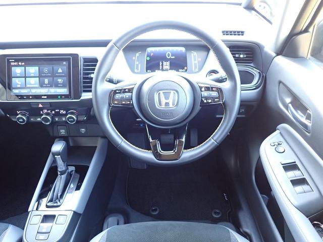 フィット ＲＳ　純正ディスプレイオーディオ　ドラレコ　Ｒカメラ　ＥＴＣ　ＬＥＤヘッドライト　ホンダセンシング　オートライト　オートエアコン　アームレスト　フロアマット　ドアバイザー（23枚目）