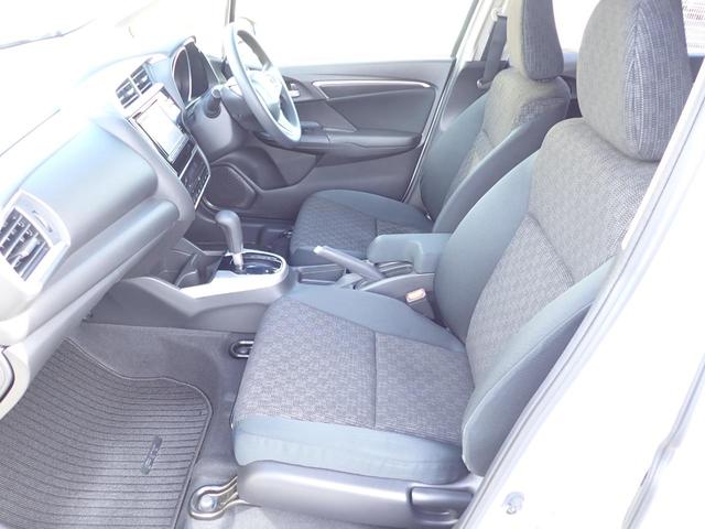 フィット １３Ｇ・Ｌホンダセンシング　純正ナビ　フルセグ　Ｒカメラ　ＥＴＣ　サイドカーテンエアバック　ＣＴＢＡ　プラズマクラスターＡＣ　ＬＥＤヘッドライト　オートリトラミラー（18枚目）