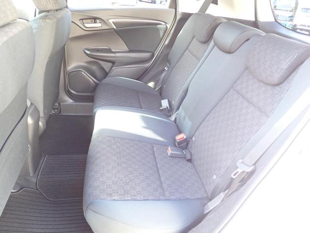 フィット １３Ｇ・Ｌホンダセンシング　純正ナビ　フルセグ　Ｒカメラ　ＥＴＣ　サイドカーテンエアバック　ＣＴＢＡ　プラズマクラスターＡＣ　ＬＥＤヘッドライト　オートリトラミラー（19枚目）