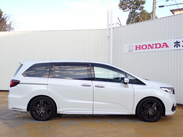 オデッセイハイブリッド ｅ：ＨＥＶアブソルート・ＥＸ　純正ナビ　ドラレコ　ＴＶキット　フルセグ　Ｒカメラ　ＥＴＣ　ＵＳＢジャック　ＨＤＭＩ　アームレスト　両側パワースライド　ＬＥＤヘッドライト　ホンダセンシング　アルミタイヤ（14枚目）