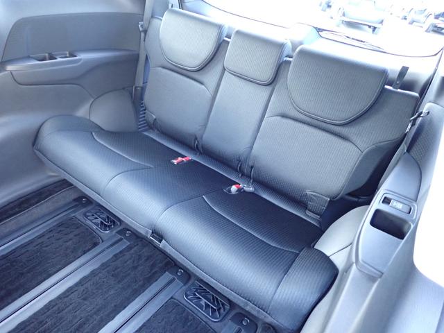 オデッセイハイブリッド ｅ：ＨＥＶアブソルート・ＥＸ　純正ナビ　ドラレコ　ＴＶキット　フルセグ　Ｒカメラ　ＥＴＣ　ＵＳＢジャック　ＨＤＭＩ　アームレスト　両側パワースライド　ＬＥＤヘッドライト　ホンダセンシング　アルミタイヤ（22枚目）