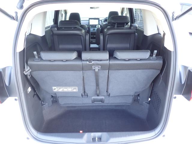 オデッセイハイブリッド ｅ：ＨＥＶアブソルート・ＥＸ　純正ナビ　ドラレコ　ＴＶキット　フルセグ　Ｒカメラ　ＥＴＣ　ＵＳＢジャック　ＨＤＭＩ　アームレスト　両側パワースライド　ＬＥＤヘッドライト　ホンダセンシング　アルミタイヤ（23枚目）