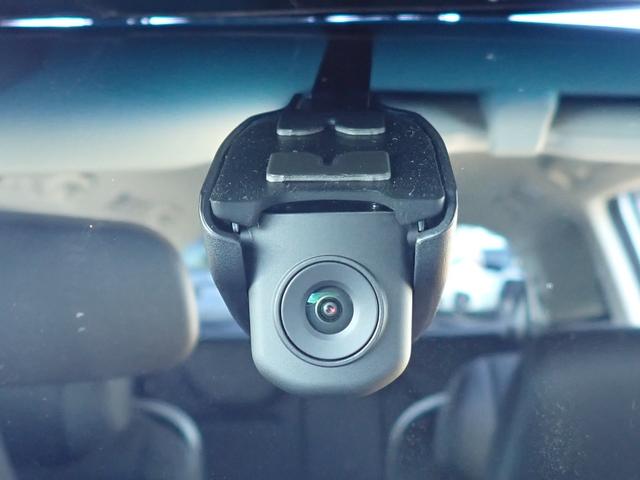 オデッセイハイブリッド ｅ：ＨＥＶアブソルート・ＥＸ　純正ナビ　ドラレコ　ＴＶキット　フルセグ　Ｒカメラ　ＥＴＣ　ＵＳＢジャック　ＨＤＭＩ　アームレスト　両側パワースライド　ＬＥＤヘッドライト　ホンダセンシング　アルミタイヤ（32枚目）