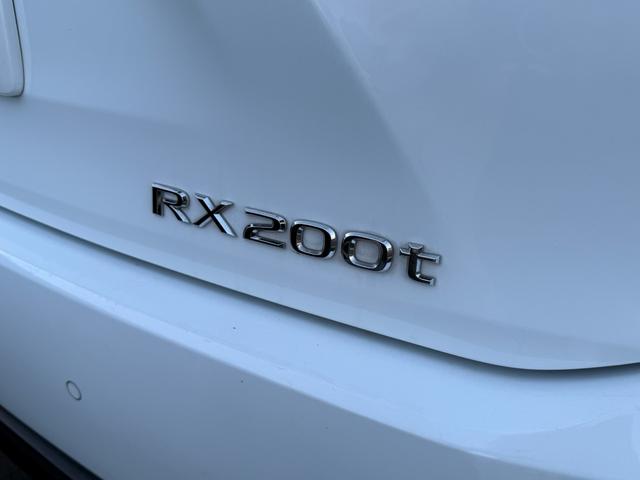 ＲＸ ＲＸ２００ｔ　Ｆスポーツ　ＨＵＤ　ＢＳＭ　ＥＴＣ　メーカーナビ　シートクーラー　シートヒーター　ハンドルヒーター　パワーバックドア　全周囲カメラ　オートハイビーム　Ｂｌｕｅｔｏｏｔｈ　フルセグＴＶ　プッシュスタート（6枚目）