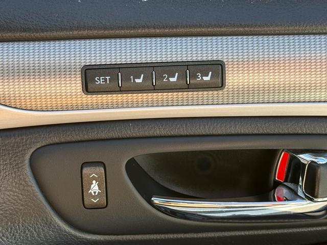 ＬＳ ＬＳ６００ｈ　Ｆスポーツ　サンルーフ　３眼ＬＥＤヘッドライト　オートハイビーム　シートヒーター　ベンチレーション　ハンドルヒーター　ＥＴＣ　クルーズコントロール　ブレーキホールド　パワーリアゲート　バックカメラ　２０インチＡＷ（21枚目）
