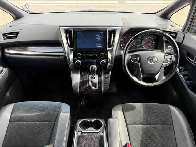 アルファード ２．５Ｓ　タイプゴールド　コーティング済　ディスプレイオーディオ　ａｐｐｌｅｃａｒｐｌａｙ　バックカメラ　フリップダウンモニター　両側電動スライドドア　レーダークルーズコントロール　ブレーキホールド　パワーリアゲート（2枚目）