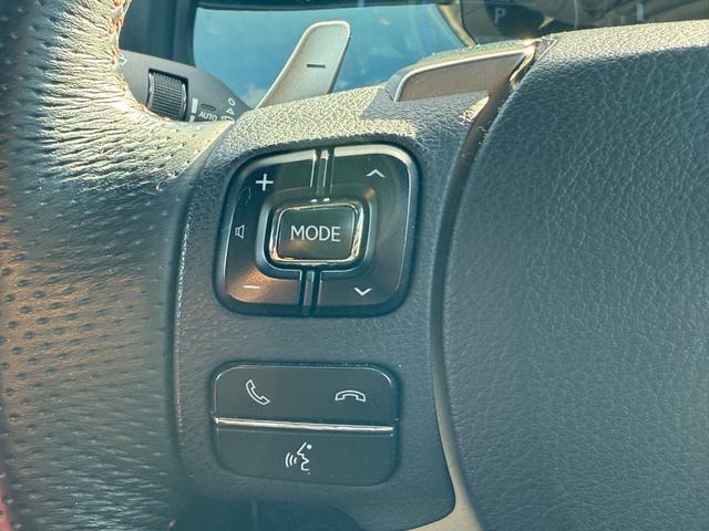 ＲＣ ＲＣ３００ｈ　Ｆスポーツ　赤革シート　ＢＳＭ　３眼ＬＥＤ　シートヒーター　ベンチレーション　ハンドルヒーター　ＥＴＣ　フルセグ　Ｂｌｕｅｔｏｏｔｈ　ナビ付　バックカメラ　ＴＲＤマフラー　純正エアロ　１９インチＡＷ　ＵＳＢ再生（15枚目）