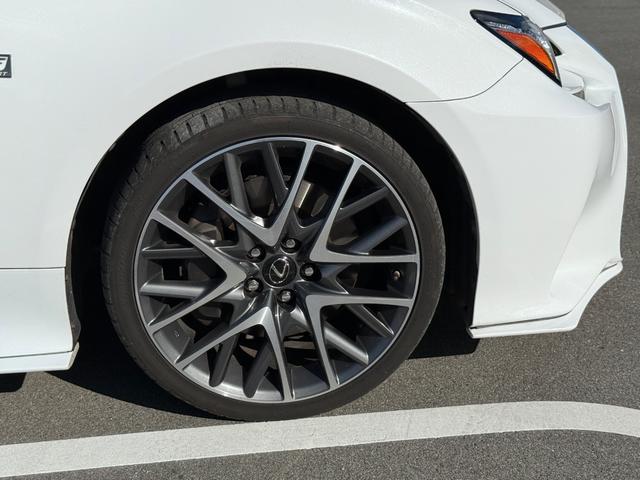 ＲＣ ＲＣ３００ｈ　Ｆスポーツ　赤革シート　ＢＳＭ　３眼ＬＥＤ　シートヒーター　ベンチレーション　ハンドルヒーター　ＥＴＣ　フルセグ　Ｂｌｕｅｔｏｏｔｈ　ナビ付　バックカメラ　ＴＲＤマフラー　純正エアロ　１９インチＡＷ　ＵＳＢ再生（32枚目）