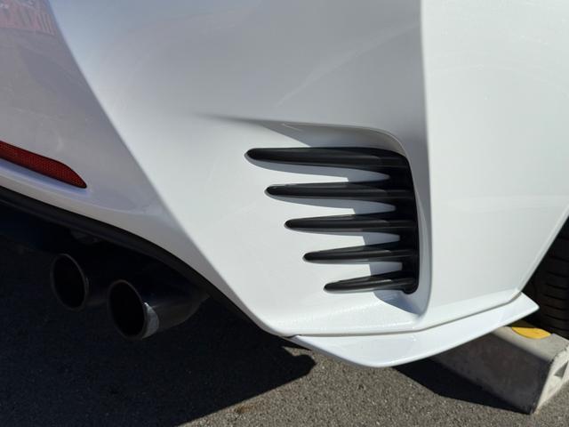 ＲＣ ＲＣ３００ｈ　Ｆスポーツ　赤革シート　ＢＳＭ　３眼ＬＥＤ　シートヒーター　ベンチレーション　ハンドルヒーター　ＥＴＣ　フルセグ　Ｂｌｕｅｔｏｏｔｈ　ナビ付　バックカメラ　ＴＲＤマフラー　純正エアロ　１９インチＡＷ　ＵＳＢ再生（45枚目）