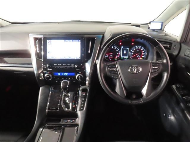 高級感のある黒木目調インパネ周り。オプティトロンメーターで視認性にも優れています