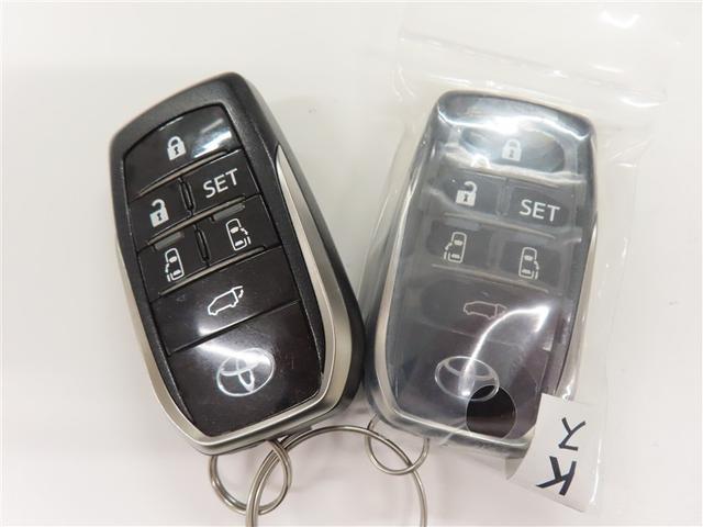 ドアの解施錠に便利なスマートエントリーキーシステム・スペアキー付でご家族でシェアできます